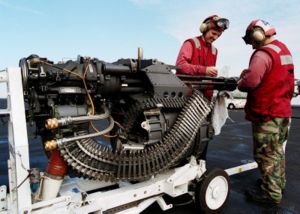 （圖）剛從F/A-18戰機上拆卸下來的一具M61A1型機炮