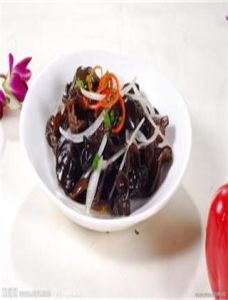 洋蔥拌黑木耳 洋蔥拌黑木耳