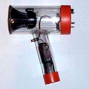 網上售價150美元的超音波手槍（15-30千赫）