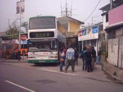 （圖）新巴的丹尼士三叉戟，行走於往來石澳與筲箕灣的9號線。