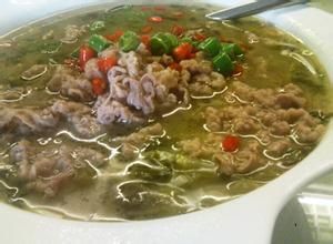 酸菜牛筋湯 酸菜牛筋湯