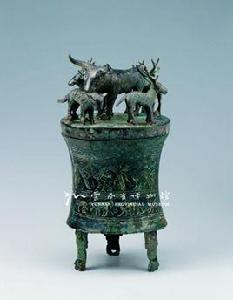 虎鹿牛貯貝器 虎鹿牛貯貝器