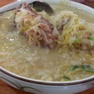 東北酸菜骨頭燉凍豆腐 東北酸菜骨頭燉凍豆腐