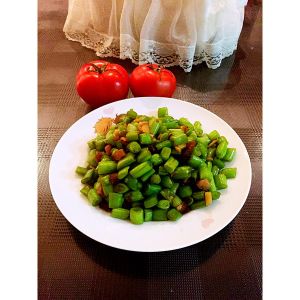 四季豆炒臘腸丁 四季豆炒臘腸丁