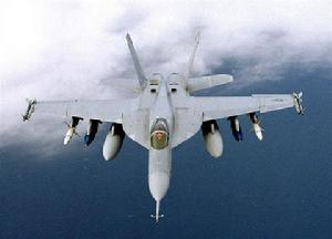 “超級大黃蜂”戰鬥機飛行試驗中　