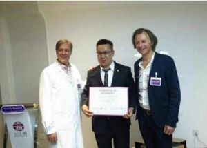 （ 第三屆全球巡迴高端脂肪整形峰會，邀請國際納米脂肪之父Patrick Tonnard和比利時皇家御用幹細胞面部年輕化大師Alexis Verpaele 首次來華講學與孟克博士合影留念。）