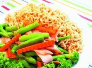 時蔬花生醬拌麵 時蔬花生醬拌麵