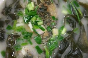 海帶煮鯽魚湯 海帶煮鯽魚湯