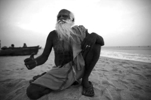 （圖）　印度的一個漁民，他幾乎每個月都會從海上救起一批斯里蘭卡難民