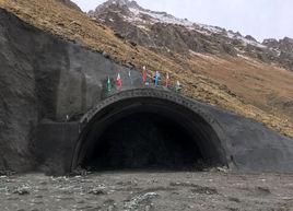 烏尉天山勝利隧道 烏尉天山勝利隧道