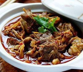 黃花菜燉雞肉 黃花菜燉雞肉