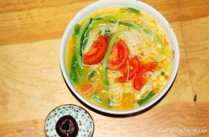 小油菜雞肉雞蛋熱湯麵