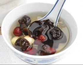 冰糖紅棗燉木耳 冰糖紅棗燉木耳