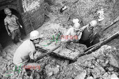 一小山包埋葬著“四皇三後,七爺,一妃”,其中一棺驚藏巨寶! 一小山包埋葬著“四皇三後,七爺,一妃”,其中一棺驚藏巨寶!