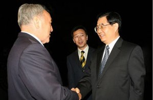 胡錦濤抵達阿斯塔納開始訪問哈薩克斯坦