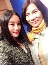 席各種商業活動，跟多位藝人有著密切的合作