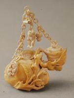 牙雕封候掛印桃盒 牙雕封候掛印桃盒