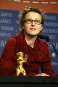 亞斯米拉·茲巴尼克 亞斯米拉·茲巴尼克