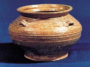 青釉三耳罐 青釉三耳罐