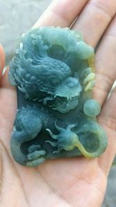 未拋光的瓜地馬拉翡翠藍水裸石