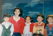 主持《紅黃藍》