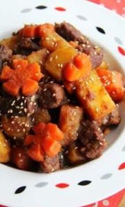 胡蘿蔔土豆燒牛肉 胡蘿蔔土豆燒牛肉