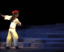 鷂子翻身(陳芳《太陽花》報警)