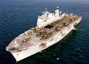 英國“海洋”號直升機兩棲攻擊艦