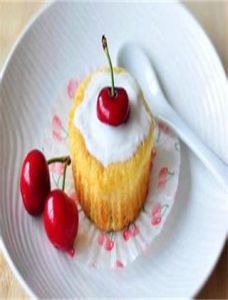 櫻桃紙杯蛋糕 櫻桃紙杯蛋糕