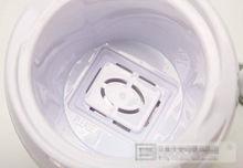 一款電熱體為暗藏式的溫奶器