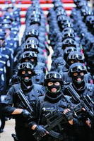 女子雪豹突擊隊亮相安保誓師大會