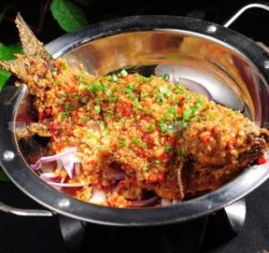 蒜辣燒鯽魚 蒜辣燒鯽魚