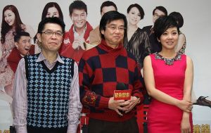 由黃百鳴監，陳慶嘉、秦小珍導演執導的最新囍事系列影片《最強囍事》即將強勢搶灘2011年春節檔，1月4日晚監製兼主演黃百鳴攜片中女友閆妮在京亮相，宣布影片定檔1月31日上映。