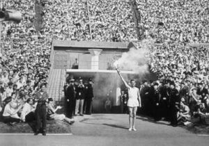 1948年倫敦奧運會 奧運聖火抵達溫布萊球場