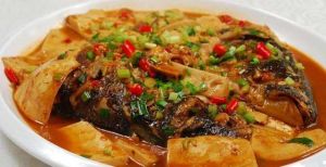 紅燒魚頭豆腐 紅燒魚頭豆腐
