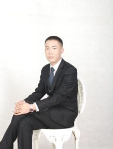 王靖雲[亞巨教育創始人]