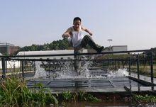 400米渡海登島跨網