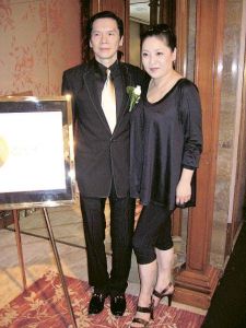 陳明英與向華強