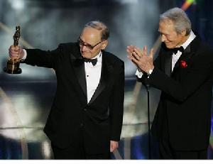 《桂河大橋》中的配樂