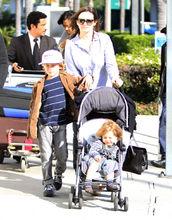 艾米莉 莫迪默與家人