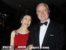 唐明治(左)與他的妻子鄧蓮如(右)