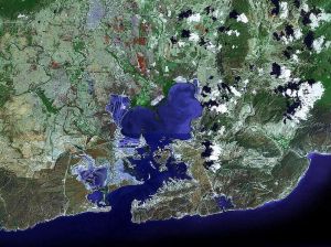 關塔那摩灣人造衛星空照圖