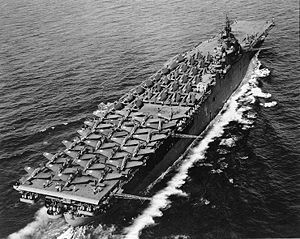 1943年5月，埃塞克斯號航向夏威夷，準備加入太平洋戰爭。