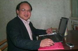 余超群[湖北生龍酒業有限公司的董事長]