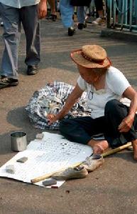 （圖）現實生活中的乞討者