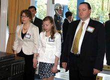 蔣友梅(左)和夫婿 女兒