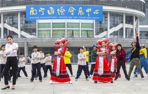 廣西多地舉行活動 喜迎自治區成立60周年