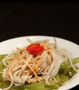 紅油拌芹菜 紅油拌芹菜