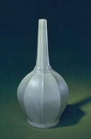 唐青釉八棱瓶 唐青釉八棱瓶