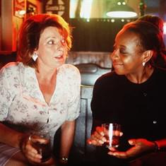 秘密與謊言[英國、法國1996年邁克&middot;李執導電影]